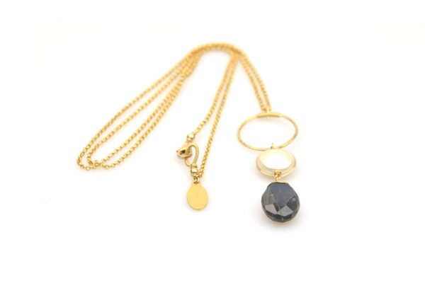 Necklace flat pearl, circle and labradorite