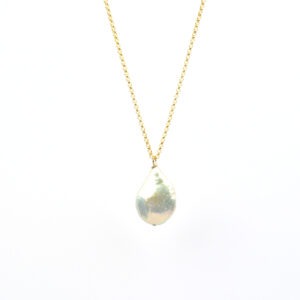 Necklace with organic light grey pearl