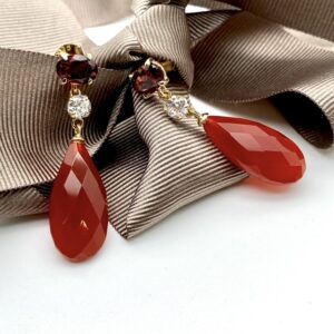 Nilia, oorsieraad rode onyx