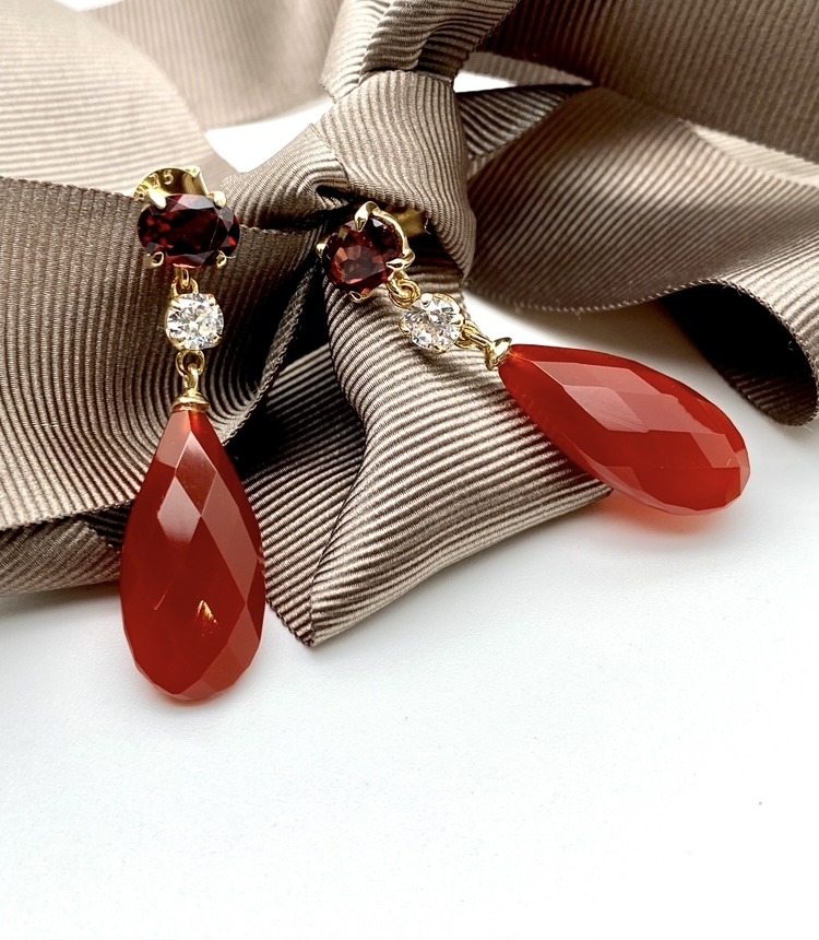 Nilia, oorsieraad rode onyx